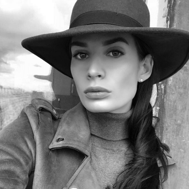 Author Val Razo